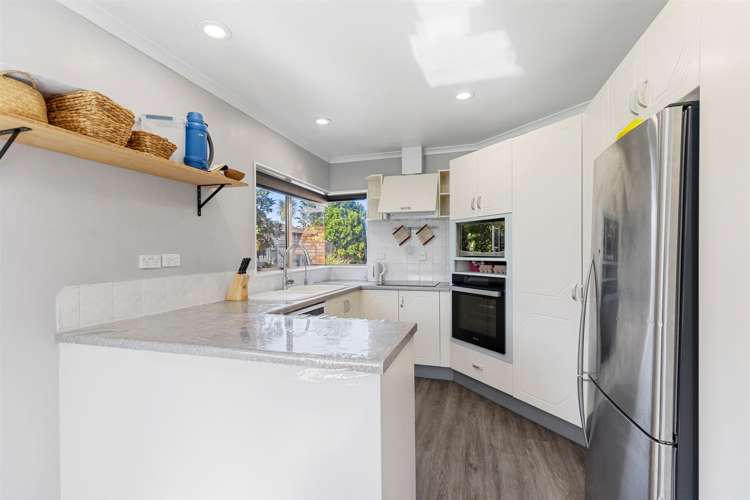 17 Kalmia Dell Mount Maunganui_5