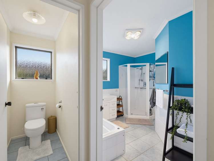 2 Regency Crescent Redwood_12