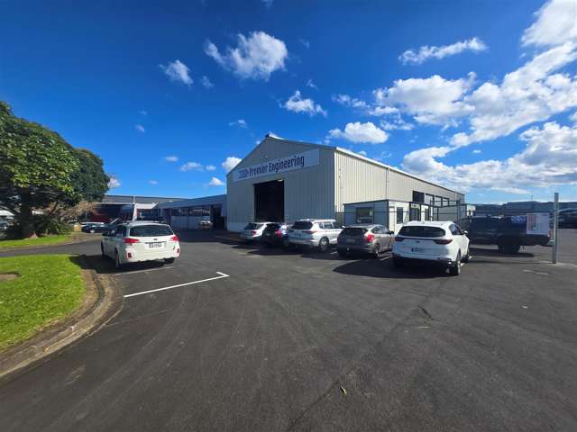 CBRE | Industrial Facility with Gantry Crane