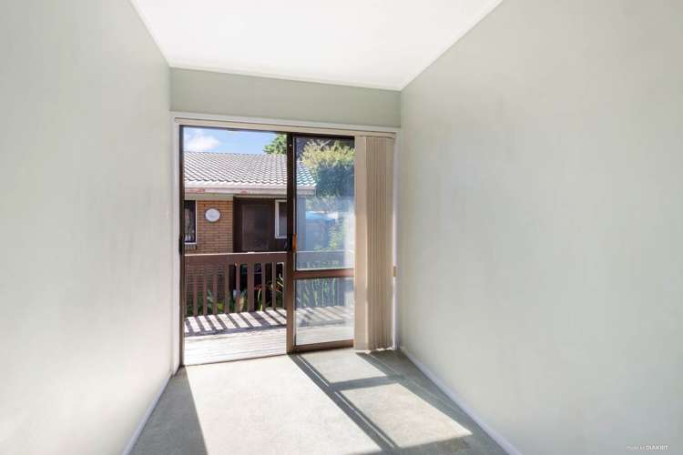 2/311 Wairau Road Totara Vale_6