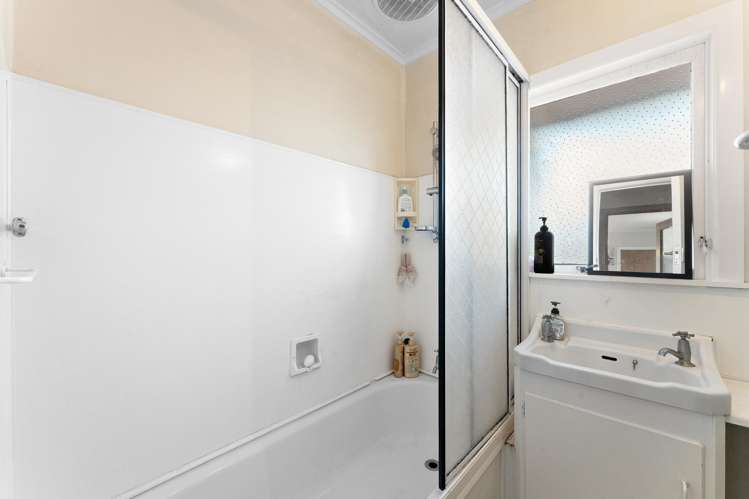 1 Marsh Avenue Forrest Hill_17