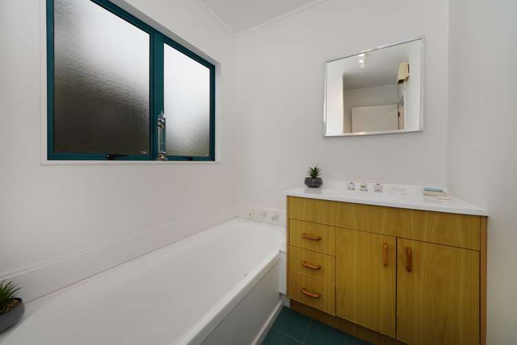 123 Piha Road Piha_18