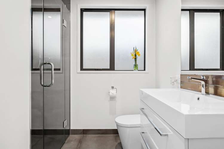 68B Travis Road Burwood_11