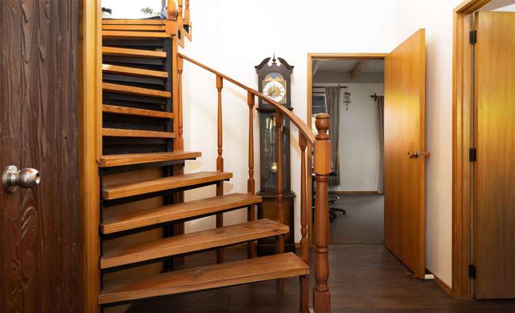 8 Wadsworth Crescent Redwoodtown_8