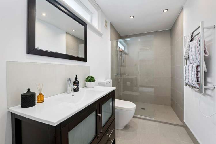 104 Attwood Road Paremoremo_15