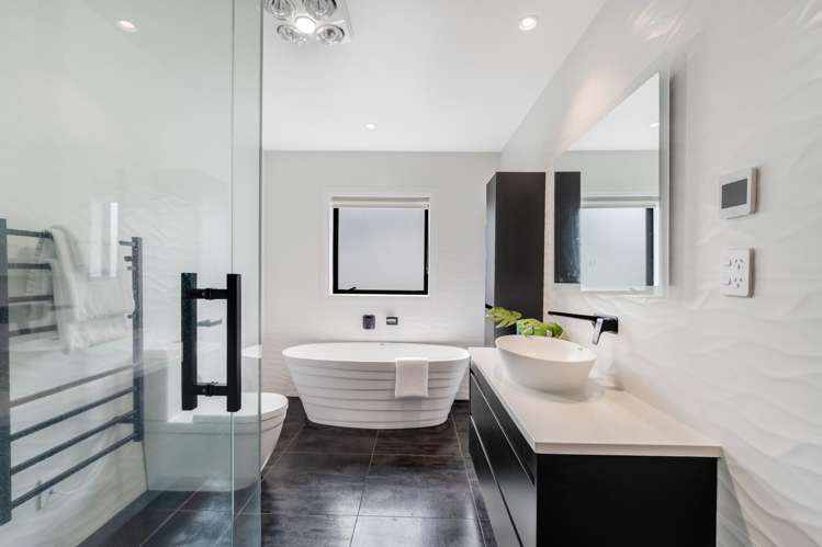 45 Armstrong Farm Drive East Tamaki Heights_20