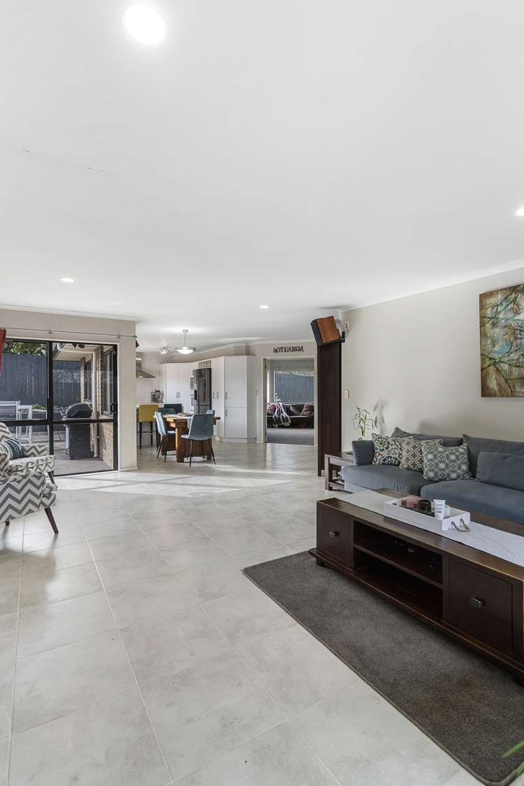 6 Glesan Place Beachlands_9