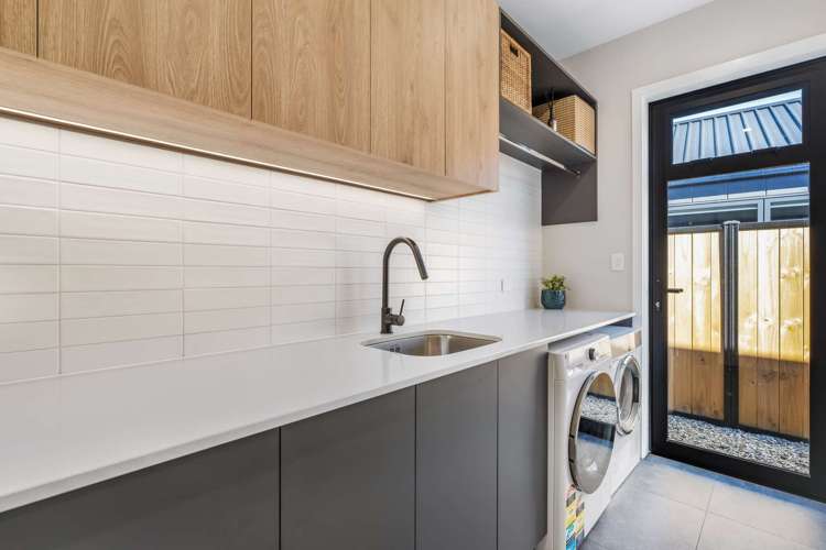 83 Magnum Drive Cromwell_15