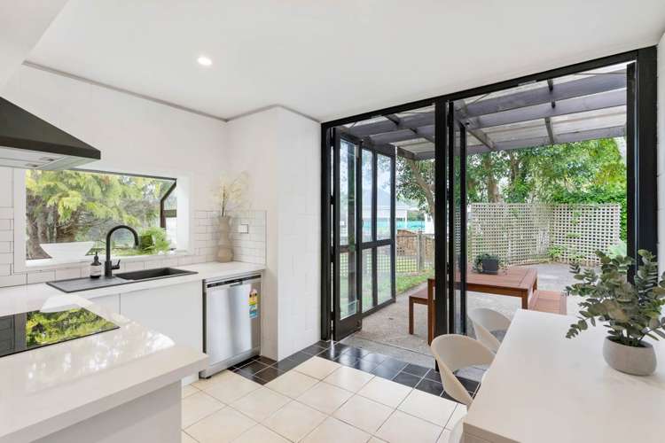 2/13 Kororo Street Northcote_5