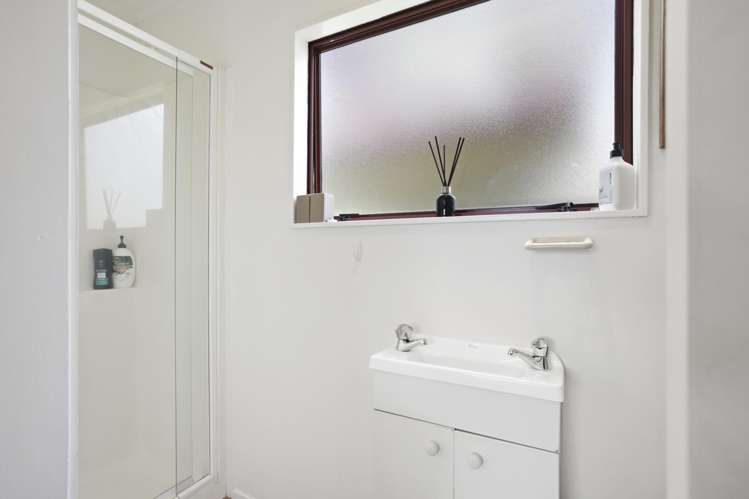 61 Forest Hill Road Henderson_13