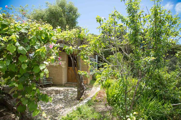 175 Orapiu Road Waiheke Island Waiheke Island Houses for Sale