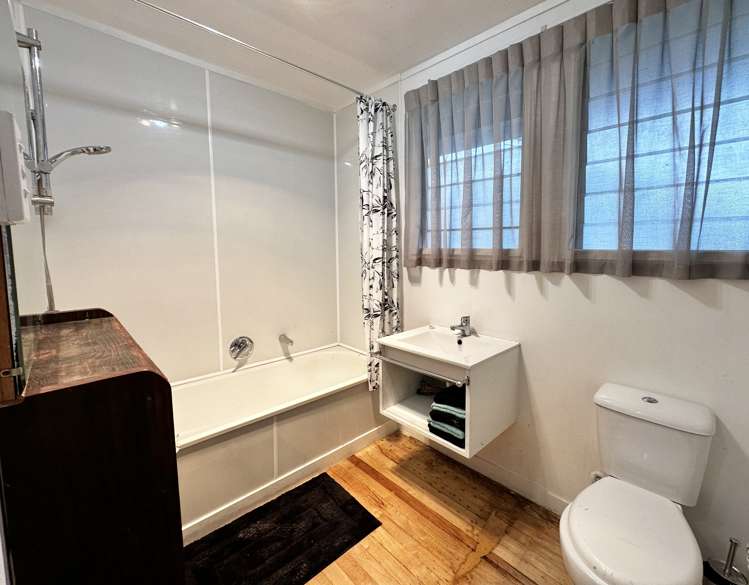 7 Thompson Street Tokoroa_15