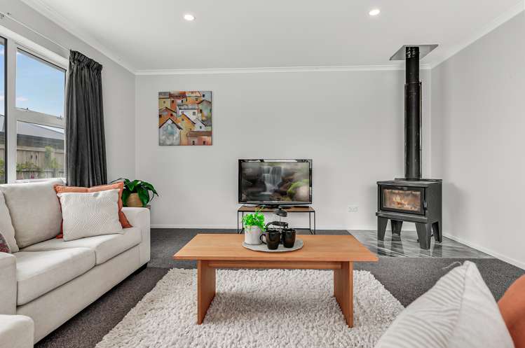 5a Morrison Crescent Glenview_16