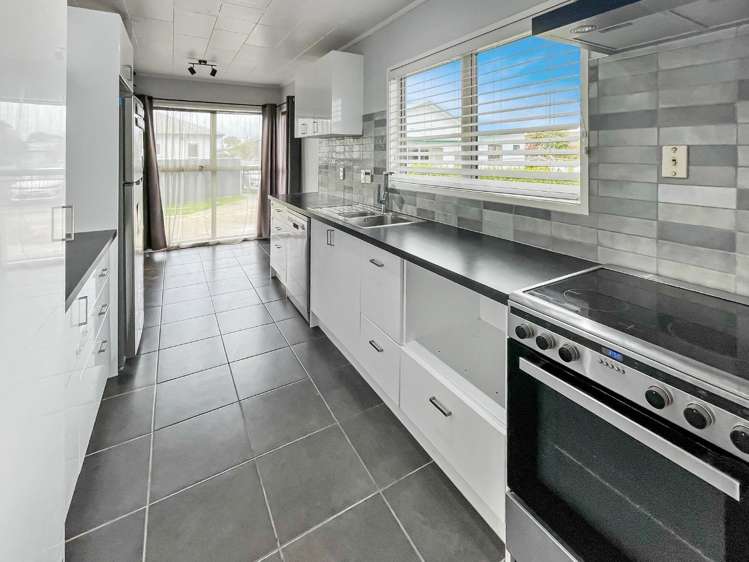 803A Avenue Road East 10482_8