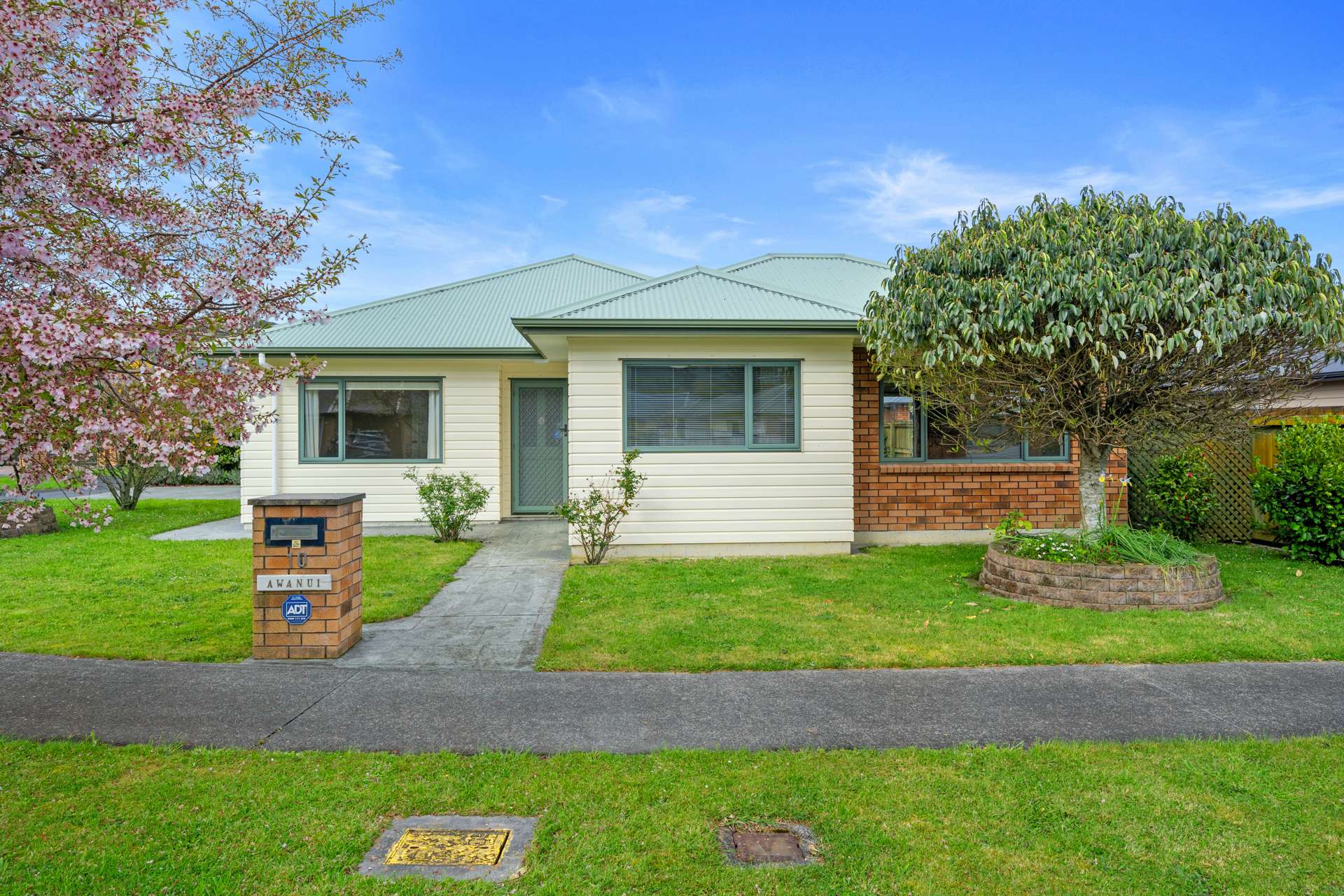 10 Woodland Grove Wainuiomata_0