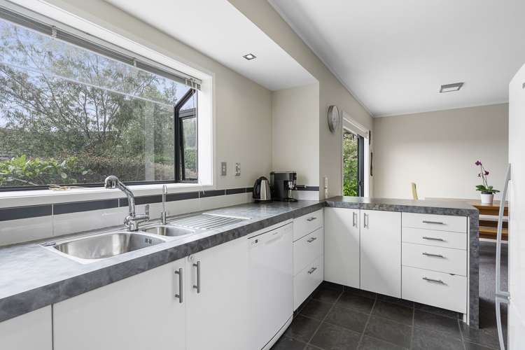 15 Taupiko Place Green Bay_9