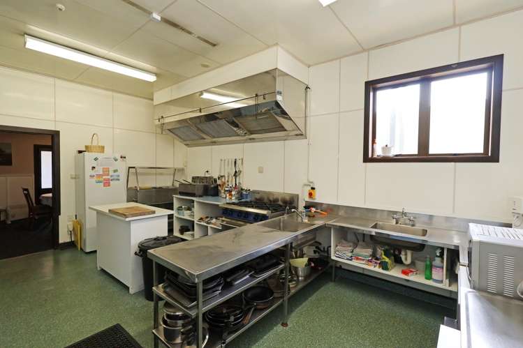 40 Gore Street + 41 Barrow Street Bluff_13