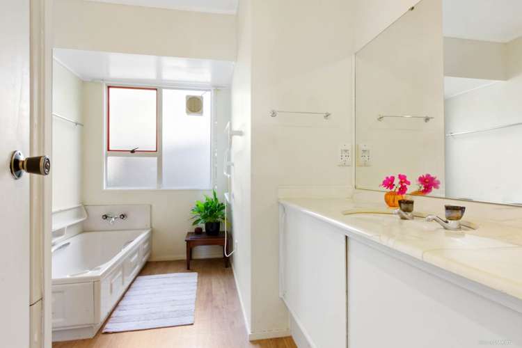 1 Karapiti Place Glen Eden_8