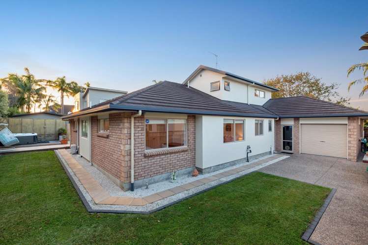 12 English Oak Drive Schnapper Rock_25