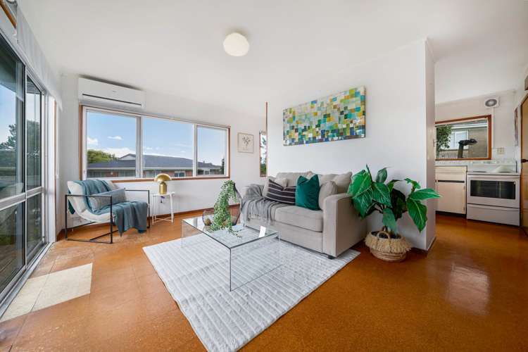 2/114 Eban Avenue Hillcrest_0