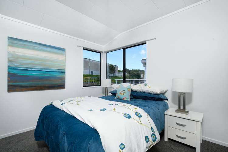 39 Meadowvale Rise Titirangi_11