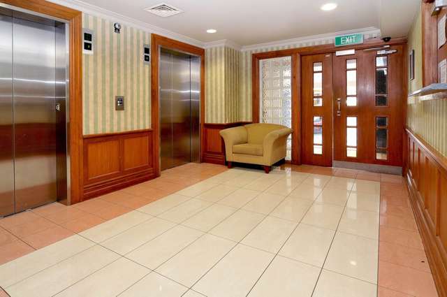 2C/2 Eden Crescent City Centre_1