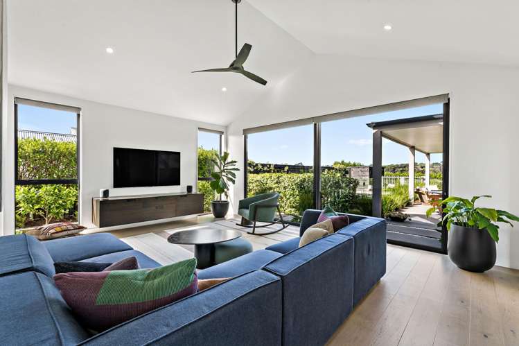 17 Dinning Road Riverhead_6