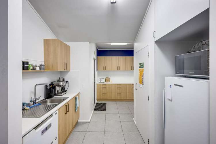 310 Avenue Road East Hastings Central_12