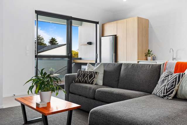 3/2 Frances Bryers Road Hobsonville_3