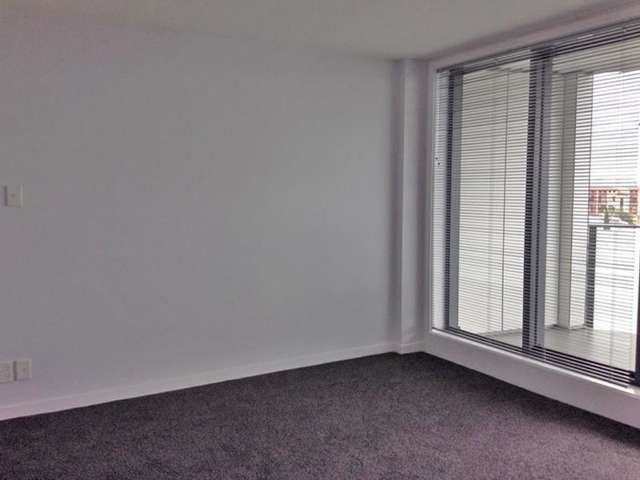 17/8 Basque Road Eden Terrace_4