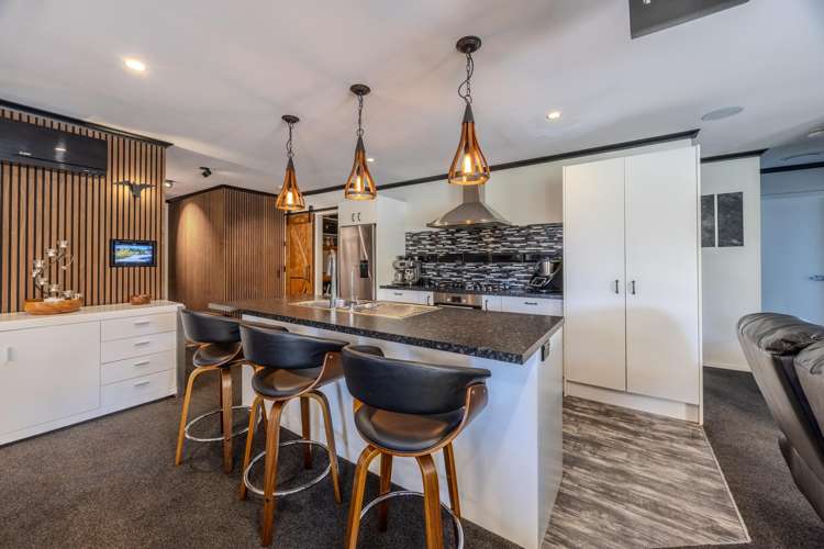 10 Jack Young Place Albert Town_8