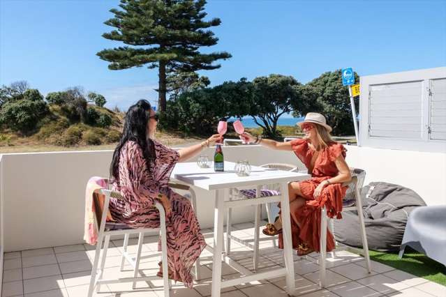 2/135 Marine Parade Mount Maunganui_4