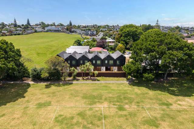 Brand New Living in the Heart of Pakuranga