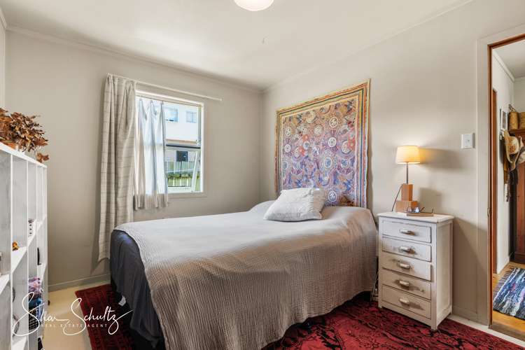10 Regent Street Whakapirau_16