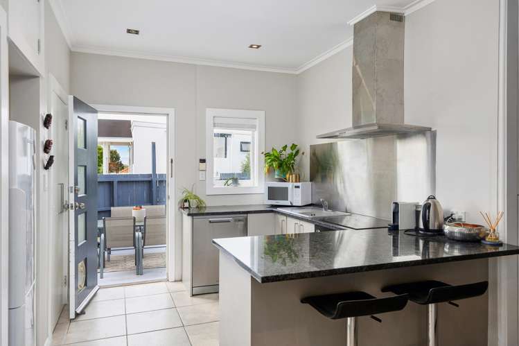 9 Lynwood Road New Lynn_13