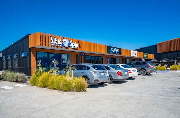 650 Lake Terrace Wharewaka_24