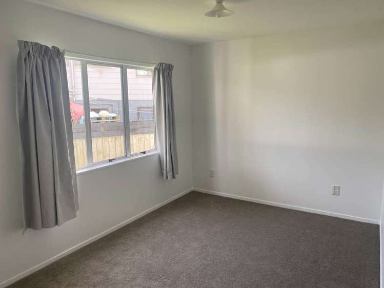 11 Seaward Place Wattle Downs_6