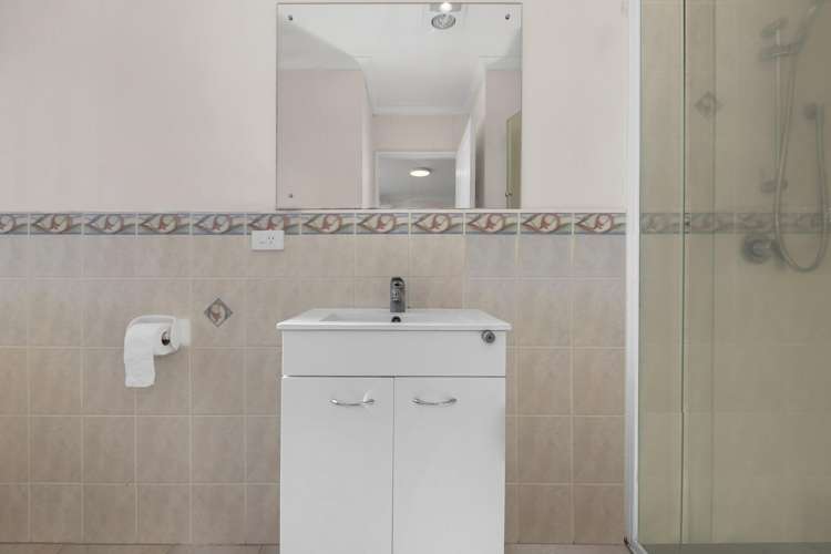 16 Castlehill Court Wattle Downs_23