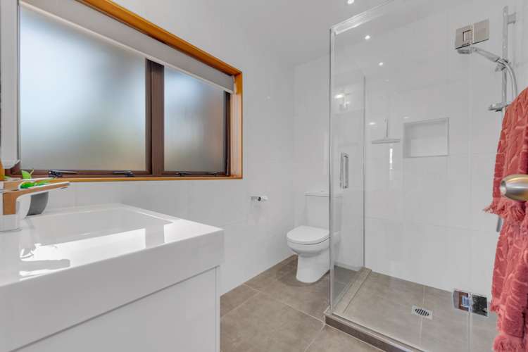 54 Channing Crescent Botany Downs_15