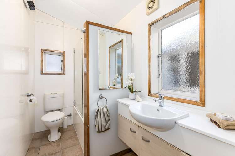 4 Hanson Street Mount Cook_12