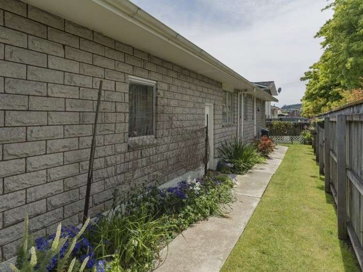 1/16 Cobham Crescent Stoke_12