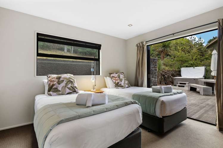 1 Goldleaf Hill Queenstown_15