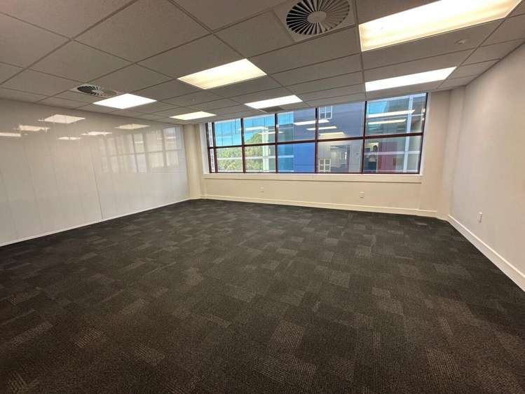 20 Amersham Way City Centre_5