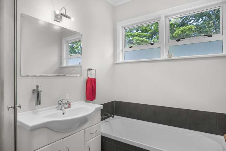 54 Peel Place Wainuiomata_12