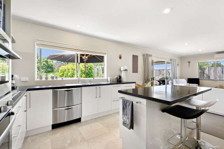 3 Pine Harbour Parade Beachlands_0