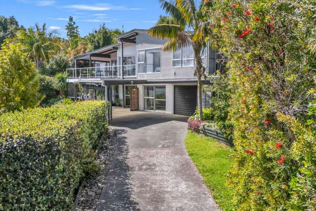 Coastal Retreat with Panoramic Views