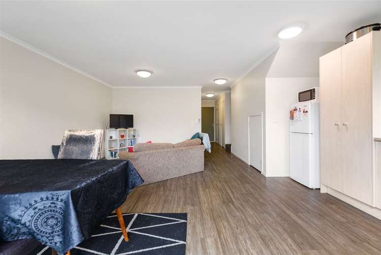 63 Chiefs Court Hamilton East_2