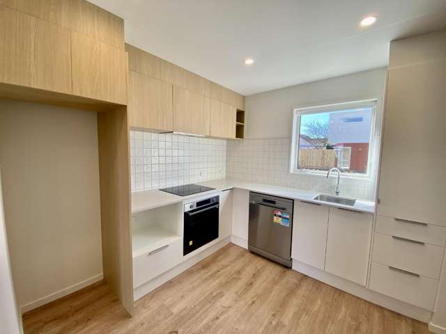 8/2 Hammond Place 10222_3