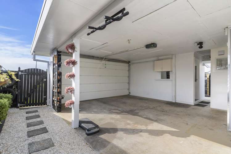 1/11 Volta Place Clendon Park_4