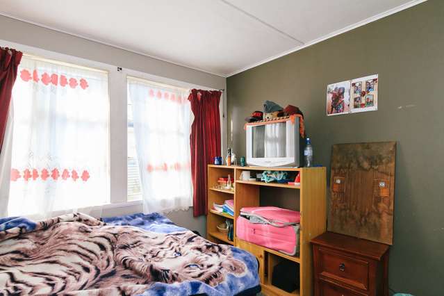 133 Reynolds Street Taita_4